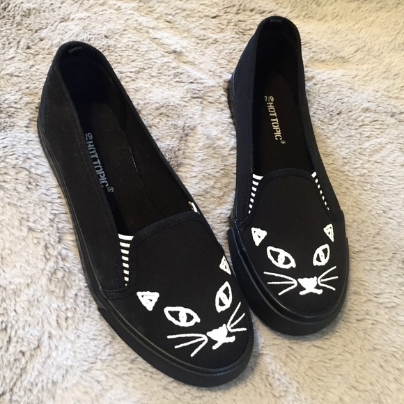 Hot Topic Shoes Nwt Black Cat Canvas Hot Topic Slip On Hot Topic Shoes Nwt Black Cat Canvas Hot Topic Slip On